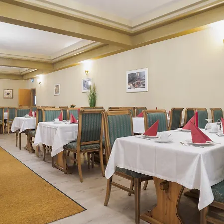 A8 Lukas Bei Blue Аугсбург